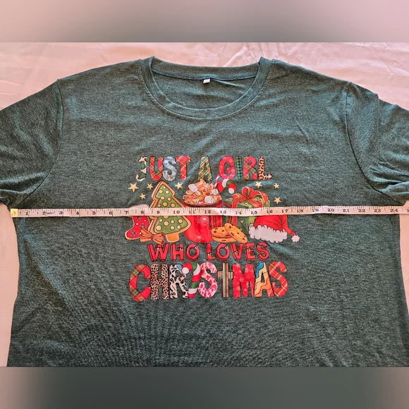 "Just a Girl Who Loves Christmas" Green Tee, 2XL, NWT - Picture 5 of 9
